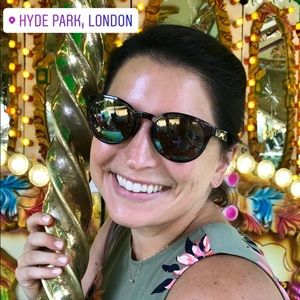 Meet your Posher, Casey